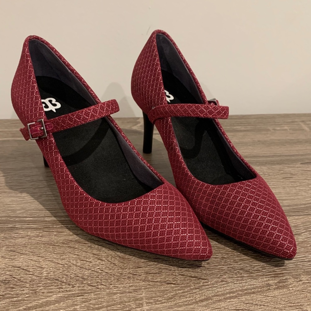 Betabrand Mary Jane Mile Marker Heels
